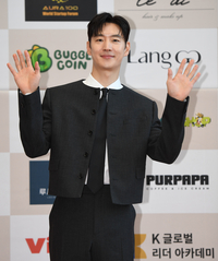 [포토] 이제훈 ‘반가워요’