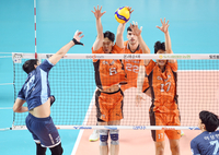 [포토]블로킹 득점하는 OK저축은행 이민규