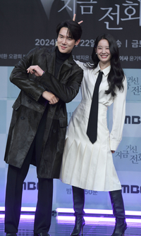 [포토] 장규리, 유연석 ‘덕질’ 포즈