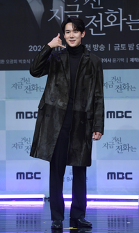 [포토] 유연석 ‘미소 가득한 포즈’