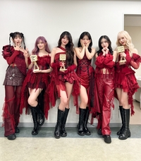 아이브, ‘2024 MAMA’서 3개 트로피 싹쓸이... “42만 동원 월드투어 저력”