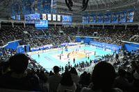 4경기 21개교·1300명 돌파…‘평균 관중 2900명’ 우리카드 홈경기장 ‘장충’, 학교 단체관람·수학여행 ‘성지’로