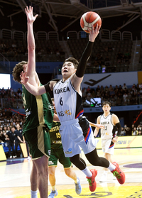 [포토]문유현, 과감한 레이업슛