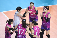 압도적인 김연경 ‘28득점 폭발’ 흥국생명, 현대건설 또 완파 9연승으로 독주 체제