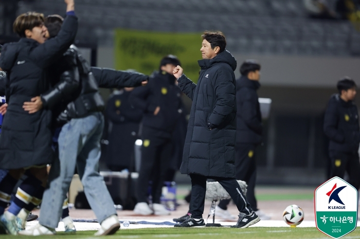 서울E 첫 승강PO 이끈 김도균표 ‘도파민 축구’, 이제 1부까지 넘본다[SS현장]