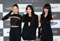 [포토]비비업, 깜찍한 볼 하트