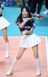 [포토] 치어리더 안지현 ‘아파트~ 아파트~’