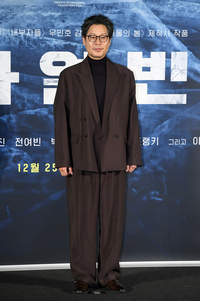 [포토]유재명, ‘하얼빈’으로 인사 드려요!