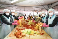 마사회, ‘사랑의 김장나눔 한마당’…1000포기 2.4톤 김치에 담긴 따뜻한 손길