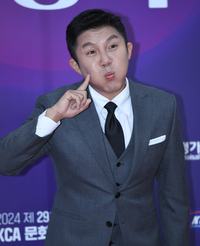 [포토] 조세호 ‘귀엽게 볼 콕!’