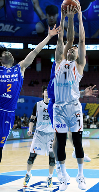 [포토] 한희원 ‘얼굴 치지 마’