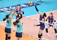 [포토]개막 10연승을 향해 공격하는 흥국생명 김연경