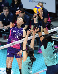 [포토]공격 퍼붓는 김연경