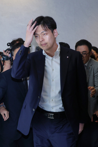 신유열, 부사장 승진…롯데그룹, 역대 최대 규모 임원인사 단행