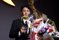 부임 첫해 2부 우승+승격에 ‘감독상’까지…유병훈 감독 “앞으로 더 잘하라는 의미, 1부서 꼭 살아남겠다”[K리그 대상 현장]