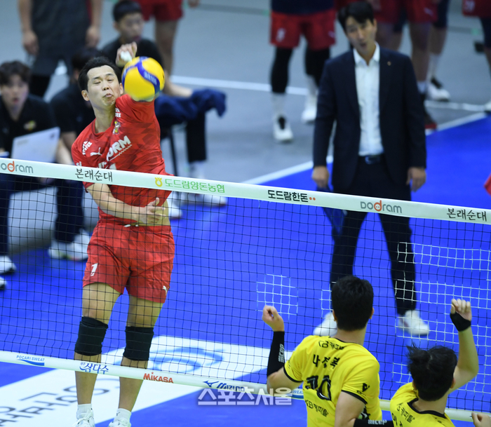 한국전력, 우리카드 3-0 제압 ‘5연패 탈출’…정관장은 IBK 7연승 저지