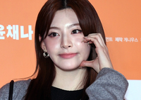 [포토]볼 하트 만들어 보이는 스테이씨 세은