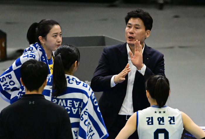 백업 멤버 적극 활용하며 승리, 두 마리 토끼 잡은 강성형 감독 “어수선하기도 했지만 잘 마무리했다”[현장인터뷰]