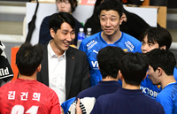 외인 ‘이탈’에 5연패 후 다시 ‘2연승’…“밝게 하자고 했다” 한국전력 지탱한 권영민 감독의 ‘긍정’ 리더십[SS현장]