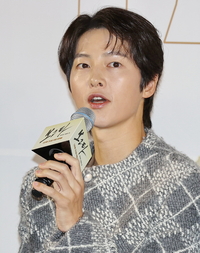 송중기 “귀걸이까지 처음 시도…기대만큼 잘 나온 작품”[SS현장]