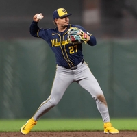 날아간 ‘김하성+이정후’ 조합…SF FA 유격수 아다메스와 구단 최고액 1억8200만달러에 영입