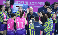 유승목, 마침내 백상을 품었다…오랜 시간을 견딘 배우에게 돌아온 가장 깊은 박수
