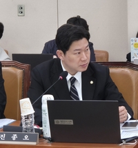 [속보] 진종오 의원 “탄핵 찬성투표 할 것”