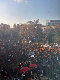 ‘尹 대통령 탄핵안 가결’ 역대급 인파 몰렸던 여의도, 역대급 질서 보여줬다[SS현장]