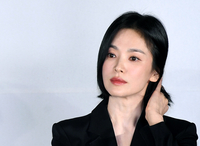 [포토]송혜교, 머리 쓸어넘기며...