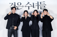 [포토]이진욱-송혜교-전여빈-문우진, ‘검은 수녀들’로 함께!‘