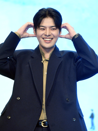 [포토]려운, ‘많이 사랑해 주세요!’