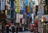 ‘탄핵 정국’ 직격탄 맞은 자영업·유통업계…소비 심리 회복 나섰다[SS포커스]