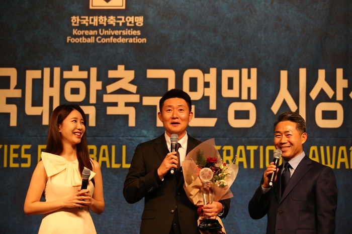 ‘4관왕’ 선문대 최재영 감독, 2024 대학축구 최우수감독상 ‘영예’…최우수 단체상도 선문대 차지