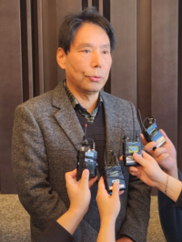 ‘신문선이 왜 거기서 나와?’ 유승민 출마회견장 깜짝 등장→“정씨 집안 끝내겠다는 사명” 포부도 밝혀 [SS현장]