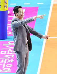 [포토]득점에 기뻐하는 정관장 고희진 감독