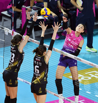 [포토]맹공 퍼붓는 김연경