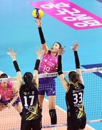 [포토]김연경, 이번엔 살짝!