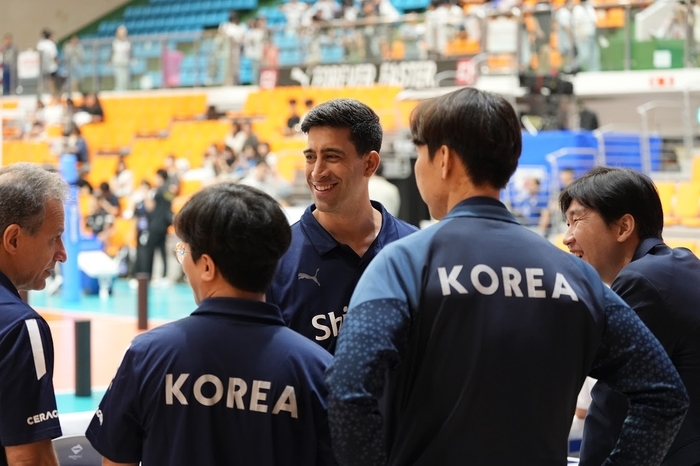 ‘겸직 논란’ 배구협회 상식 밖 해명 “대표팀에 피해 주지 않는 조건이면 가능하다 판단”