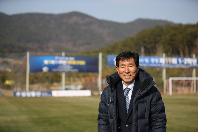 “섬기는 리더십+글로벌화” 변석화vs“다양한 기회 창출” 박한동…대학축구 새 수장 두고 신구 맞대결 [SS포커스]