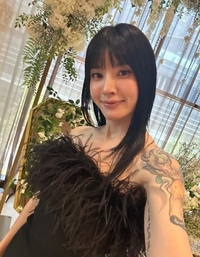 ‘프라우드먼’ 모니카, 결혼과 임신 소식 동시에 전했다