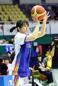 [포토]3점슛 콘테스트 결선 진출하는 신이슬