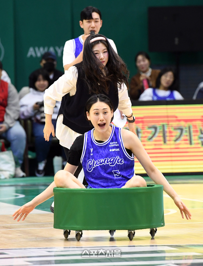 [포토]KB스타즈 강이슬, 너무 빨라!