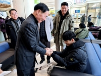 경기도체육회 이원성 회장,부상으로 치료 중인 육상선수 찾아가 격려