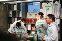 미소가 따뜻한 정일우, 불치병 환아 마음에 밝힌 등불…대한적십자사 찾아 바자회 수익금 전달