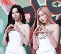 [포토] 에스파 카리나-지젤 ‘사랑해요’