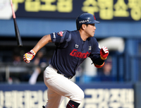 롯데 전준우 2000안타 1000타점 눈앞, 프랜차이즈 최초 기록 달성하면 영구결번도 가능