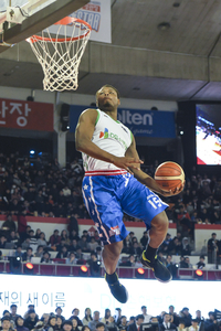 ‘덩크왕’ 버튼, 7년 만에 다시 챔피언 도전…이근휘, 3점슛 콘테스트 2연패 노린다