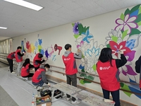 LGU+, 수원 아름학교에 9호 ‘U+희망도서관’ 건립…시각장애인 디지털 격차 해소