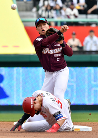 “한국의 수비 장인” 김혜성, 새해 최고 FA 선정…김하성 빈자리 메우러 가나 [SS시선집중]