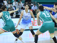 [포토] 신지현 ‘누구한테 주지?’